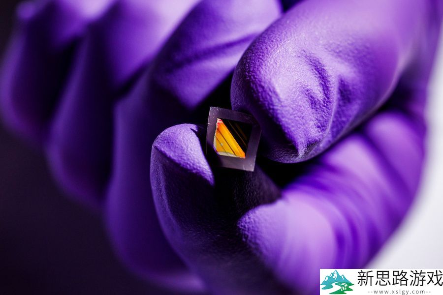 MIT 工程师研发 10nm 新型电子“皮肤”：提升夜视眼镜便携性和性能